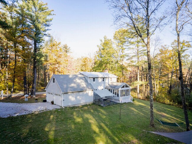 Photo - 230 Middle Rd