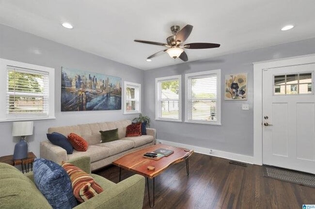 Photo - 236 48th St N