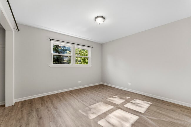 Photo - 740 E North Broadway St