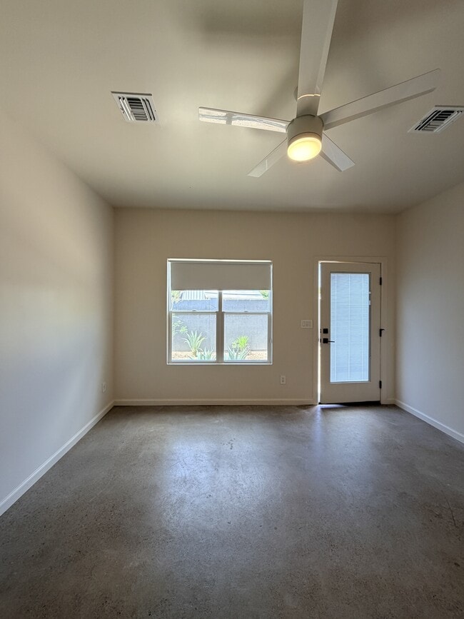 Photo - 1507 W Keim Dr