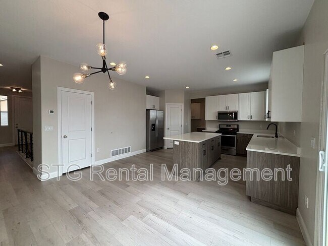 Photo - 840 Twin Lakes Dr Unidad #424 Rental