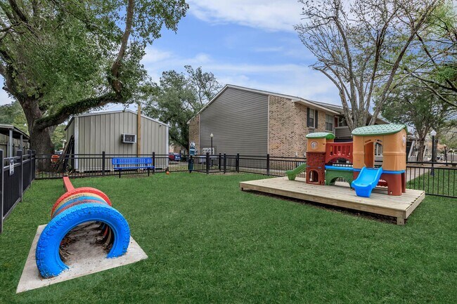 The Arts Apartments At Broussard Crossing