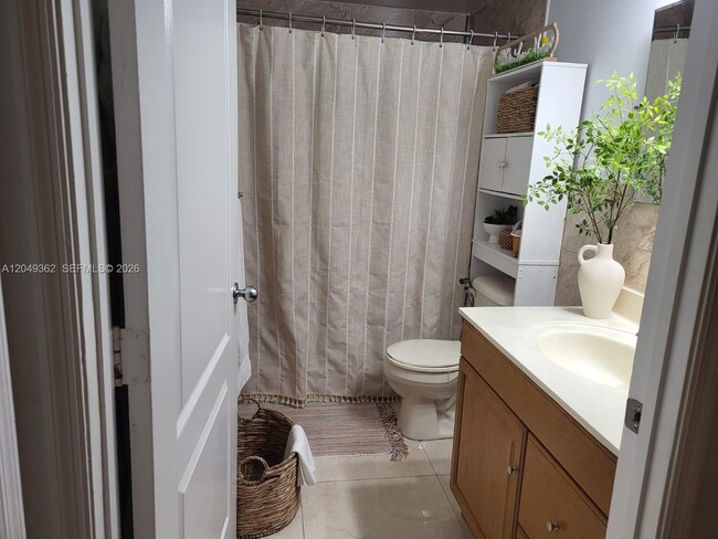 5099 NW 7th St Unit 205