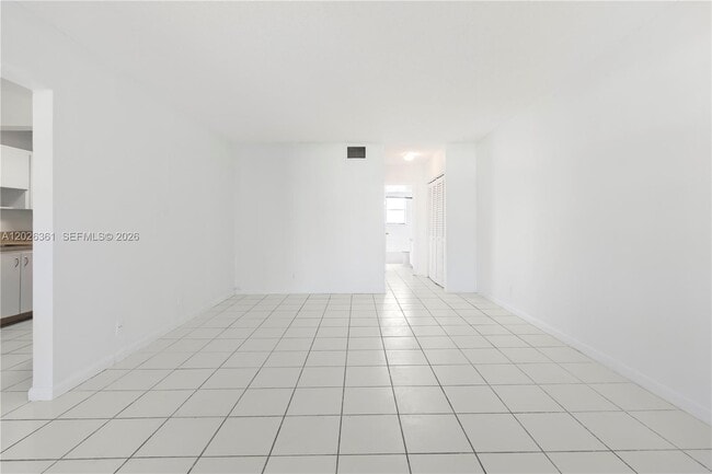 Building Photo - 500 NE 2nd St Unit 223