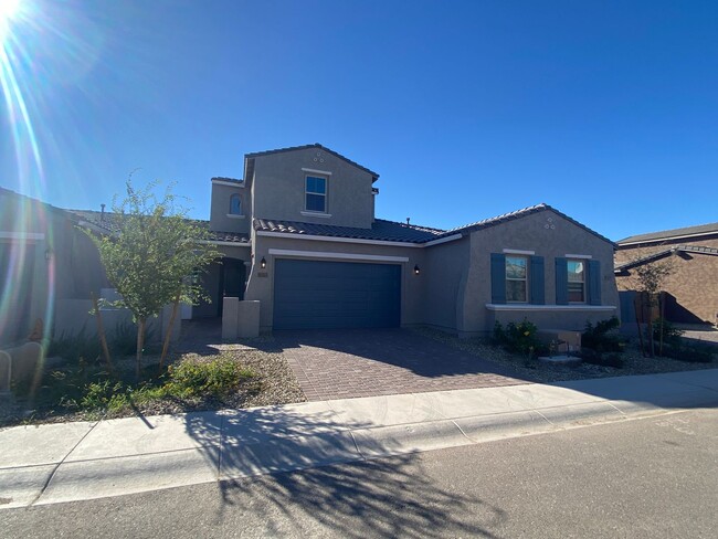 Newer Build 3 Bed/2.5 Bath with Loft at I-... - Newer Build 3 Bed/2.5 Bath with Loft at I-...