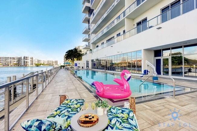 Building Photo - 4010 S Ocean Dr Unit ID1227324P Rental