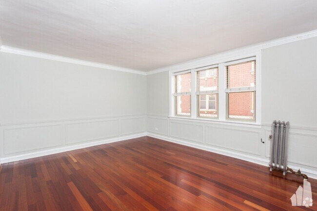 Building Photo - 546 W Surf St Rental