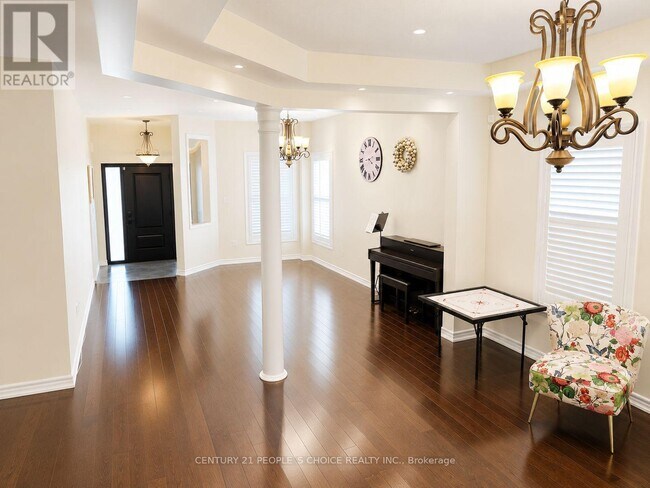 Photo - 2486 Wasaga Dr