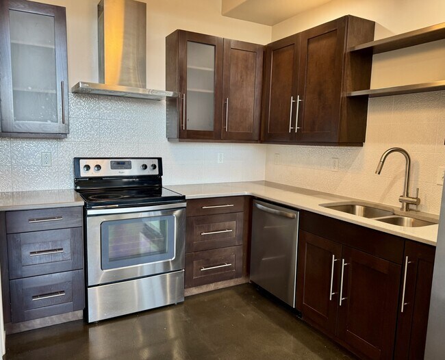 Photo - 1900 Eastland Ave Unit 211