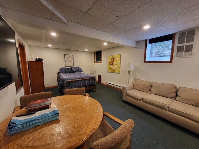 Cozy yet spacious living space. - 1317 Summit Ave Unit B