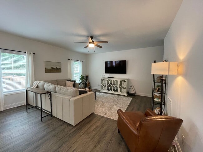 Photo - Beautiful 4 BR House in Nicholasville! All...