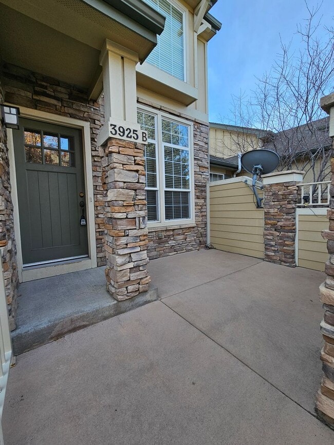 Photo - Stunning Townhouse in the desirable Watermark