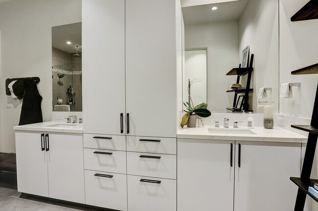 Photo - 4521 San Felipe St Unidad 1804