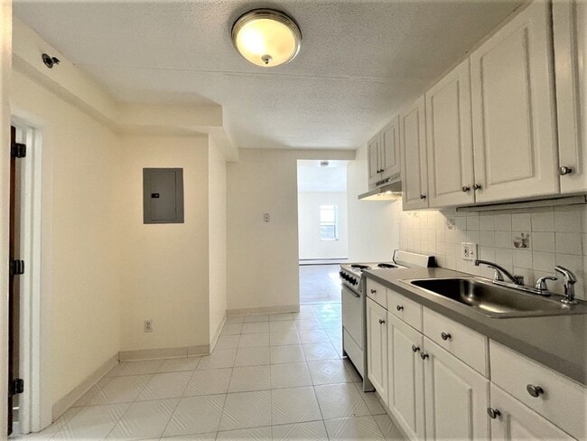 Building Photo - 580 Salem St Unit 46