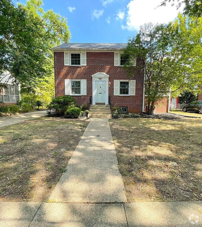 Building Photo - 805 S Irving St Rental