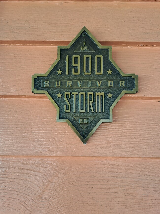 Photo - 3107 Avenue M 1/2 Unit Latitudes