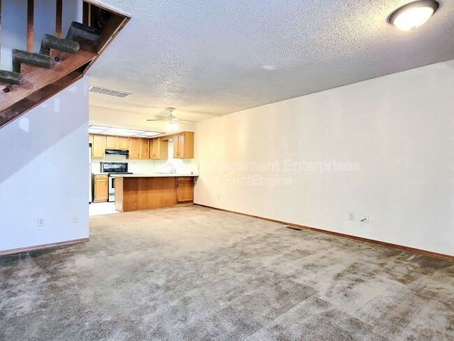 14011 Fairhill Ave