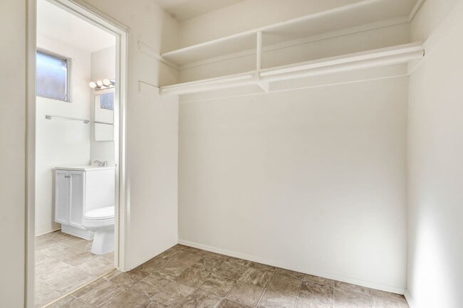 Photo - 10900 Santa Monica Blvd Unidad 07