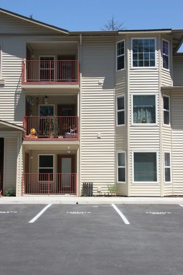 Photo - Redwood Village Apartments