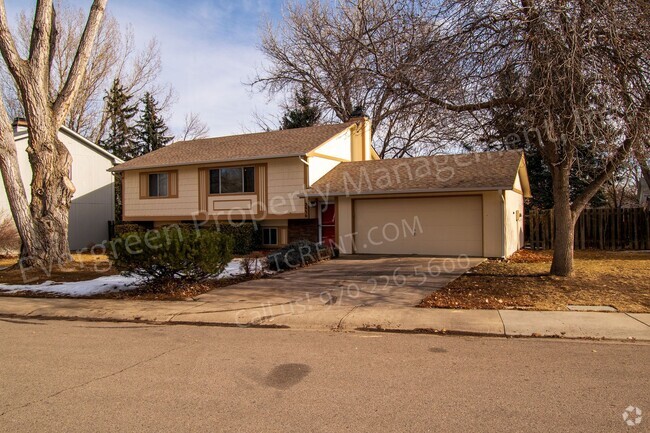 Building Photo - Short Term Lease! Spacious Home in Mid-Tow...