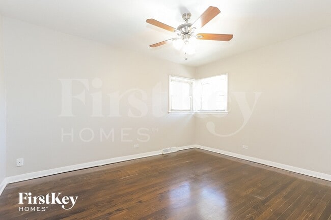 Photo - 504 E 163rd St