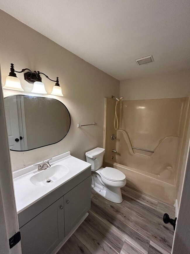 Photo - 572 Highland Dr SW Unit 7