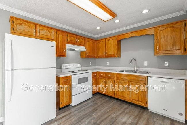 Building Photo - 4841 Brighton Ln