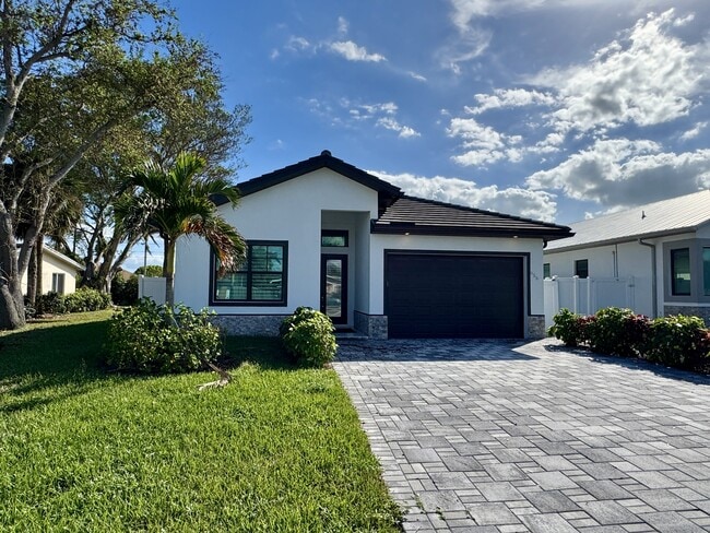 Photo - 656 108th Ave N