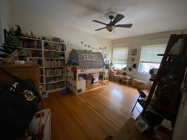 Photo - 70 Strathmore Rd Unit 2B