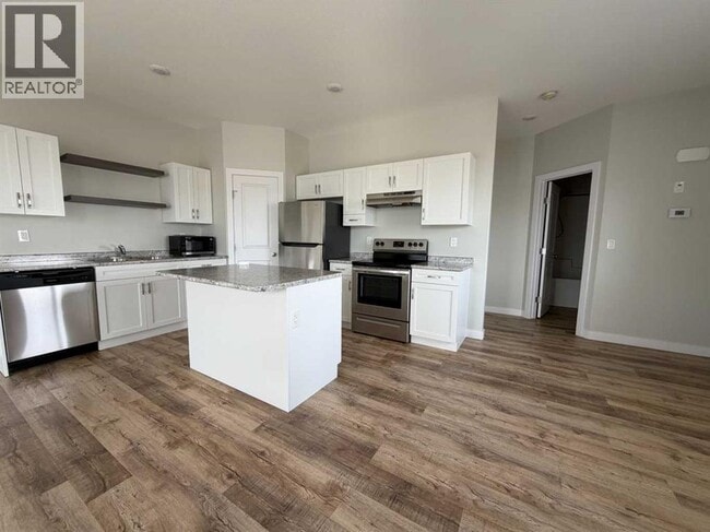 Photo - 9601-9114 114 Ave