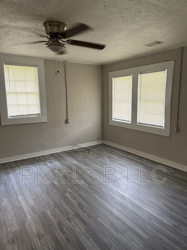 Photo - 622 Smoot St