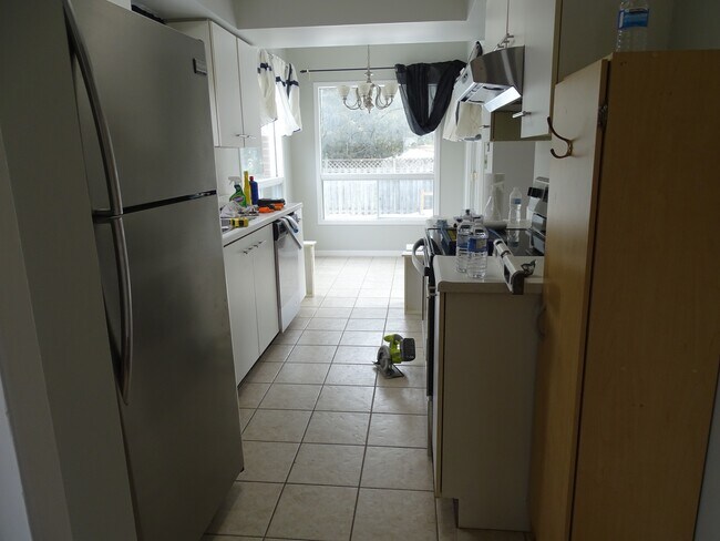 Photo - 899 Muirfield Crescent