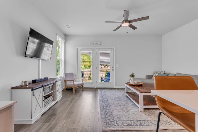 Photo - 1301 Walker Wy