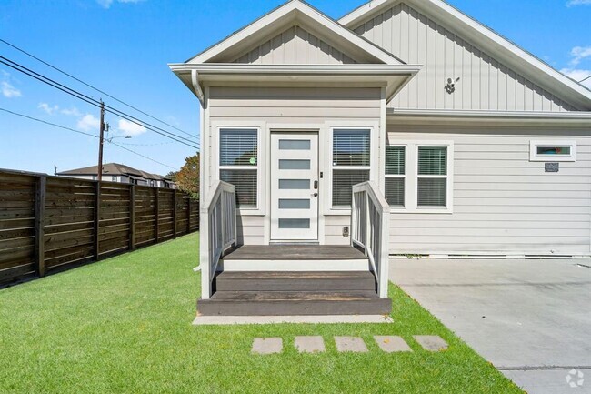Building Photo - 507 Carl St Rental