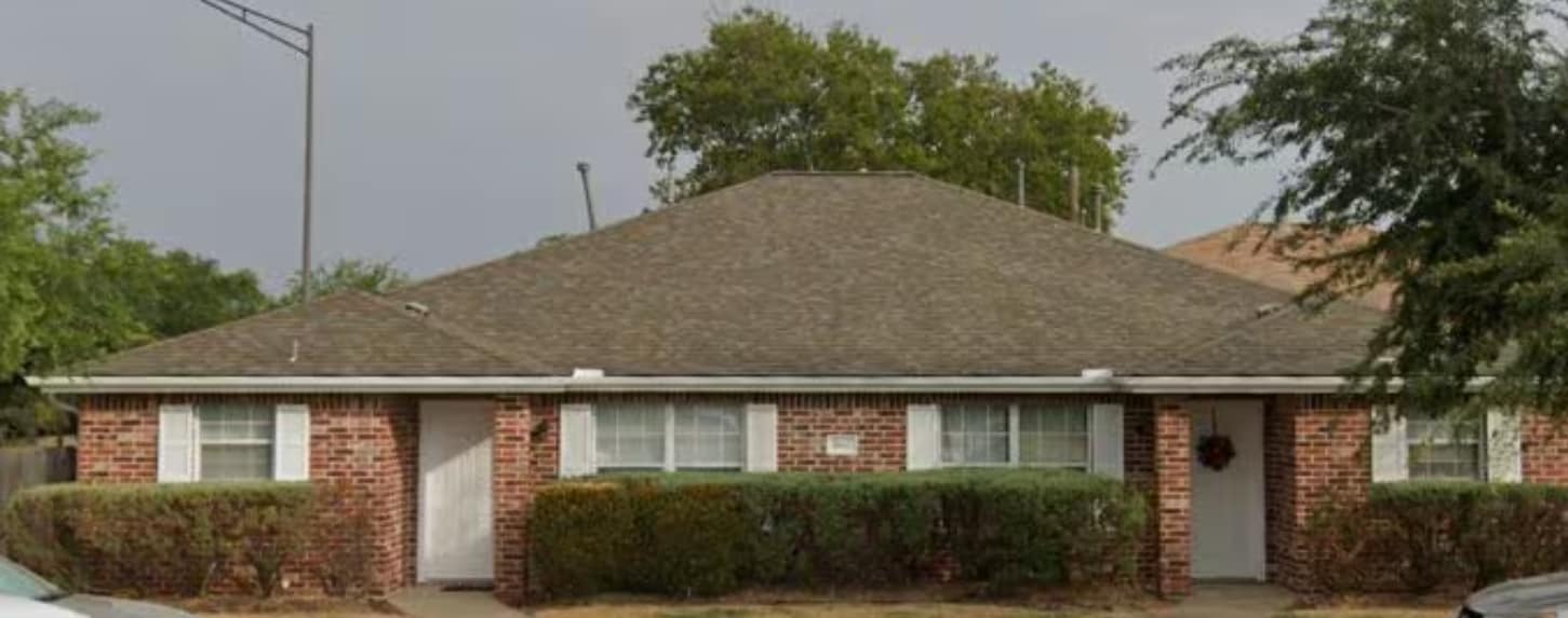 Photo - 1802 Sara Dr