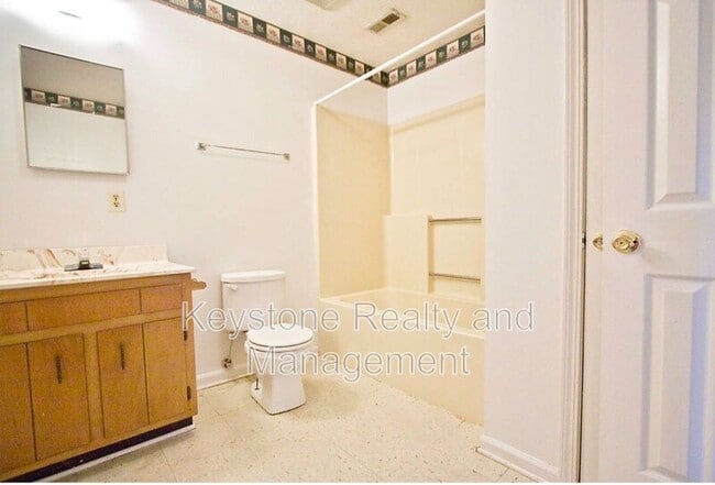 Photo - 1375 Thompsonville Ln Unit 18