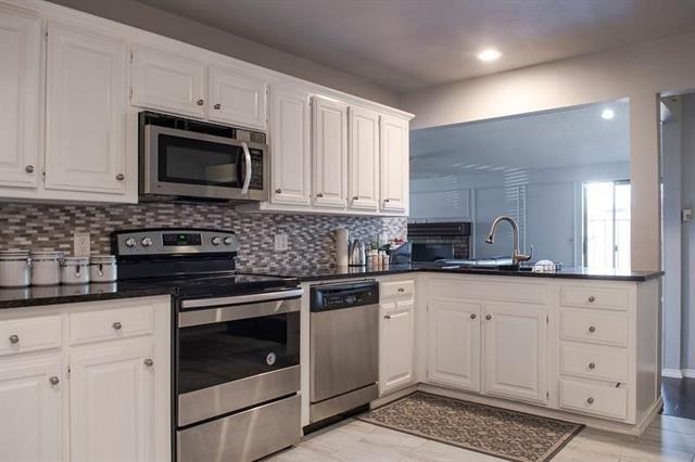 Photo - 1100 Wimbledon Ln