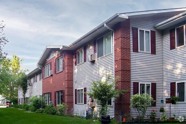 Building Photo - MARQUETTE MANOR Rental