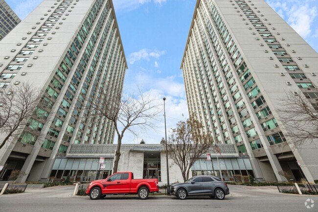 Building Photo - 3600 N Lake Shore Dr Unit 704 Rental