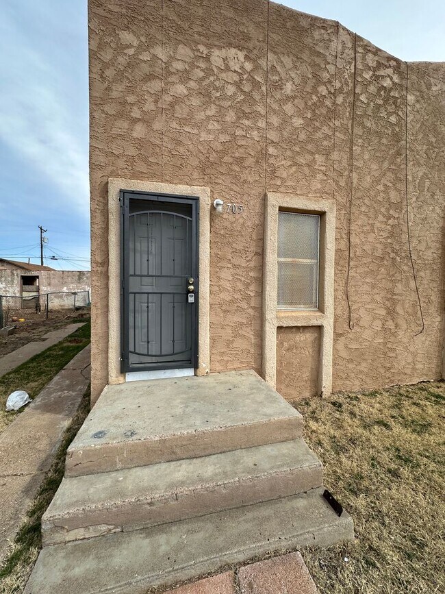 Photo - Sheldon St 703-705 Unit Sheldon St 705