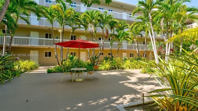 Building Photo - 7910 Camino Real Unit N105