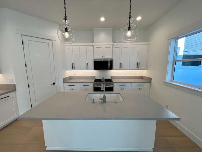 Photo - 313 Talons Dr