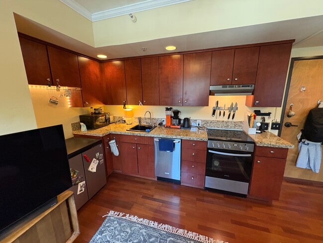 Building Photo - 1005 SW Park Ave Unit 401 Rental