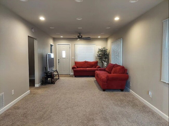 Photo - 621 E Granger Ave