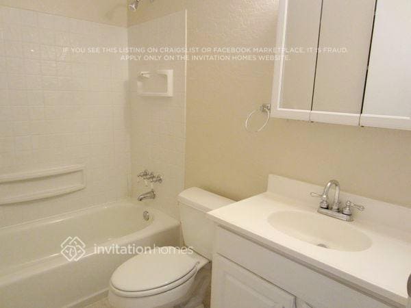 Photo - 221 Elwood St