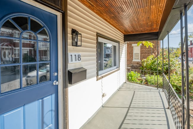 Photo - 118 E 19th St