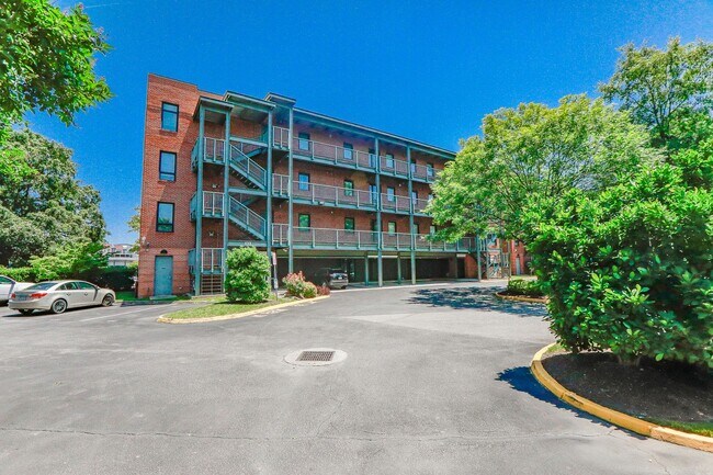 Modern Loft Style Condo for rent in Norfolk! - Modern Loft Style Condo for rent in Norfolk!