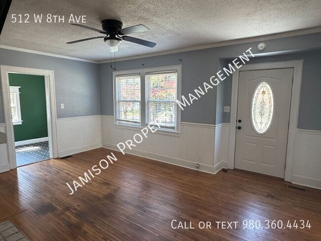 512 W 8th Ave