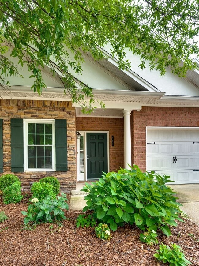 Photo - 902 Catlow Ct