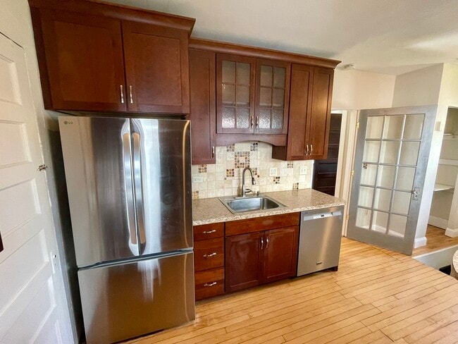 Photo - 1326 Vilas Ave Unit Lower Flat